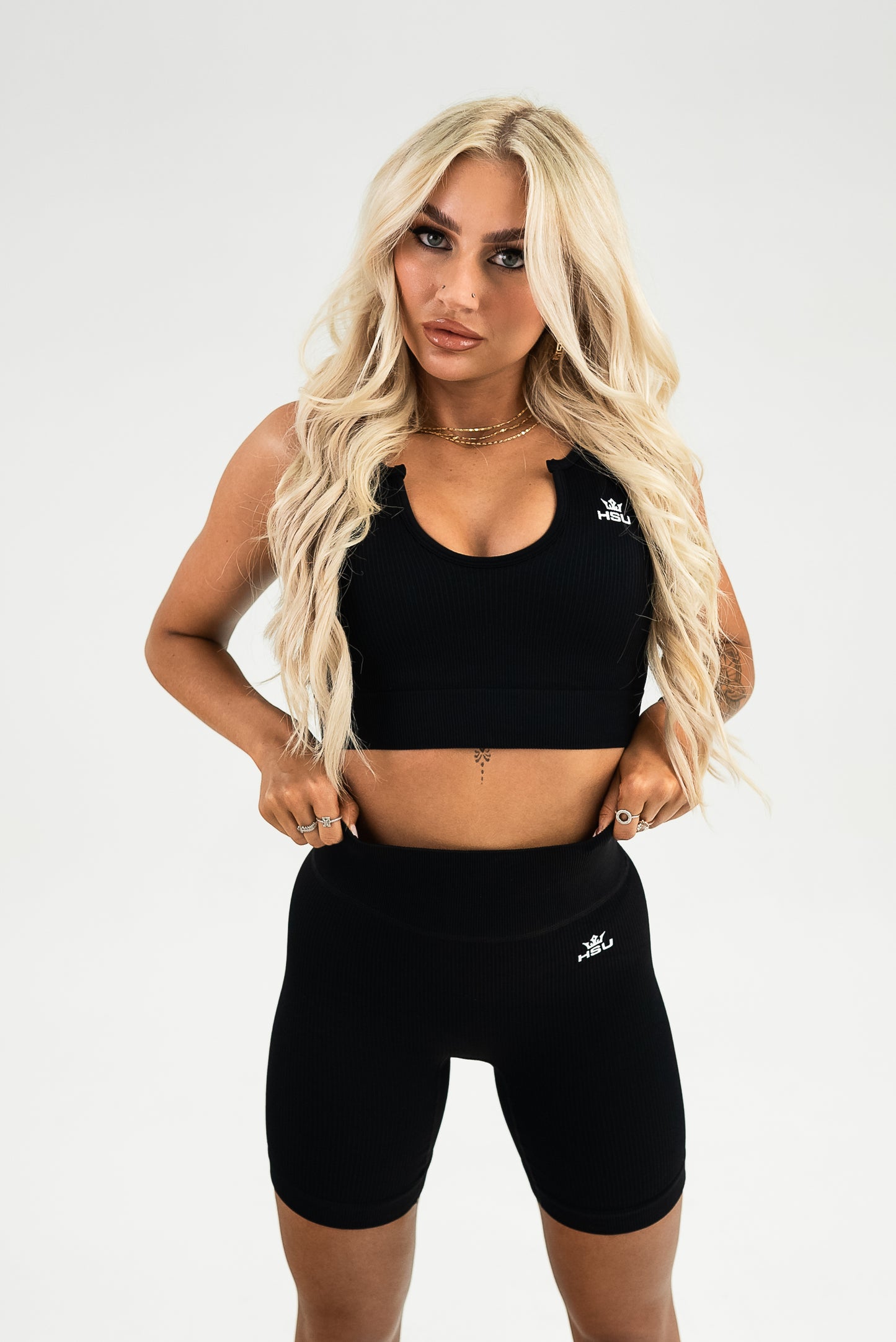 RIBBED SHORTS x BLACK