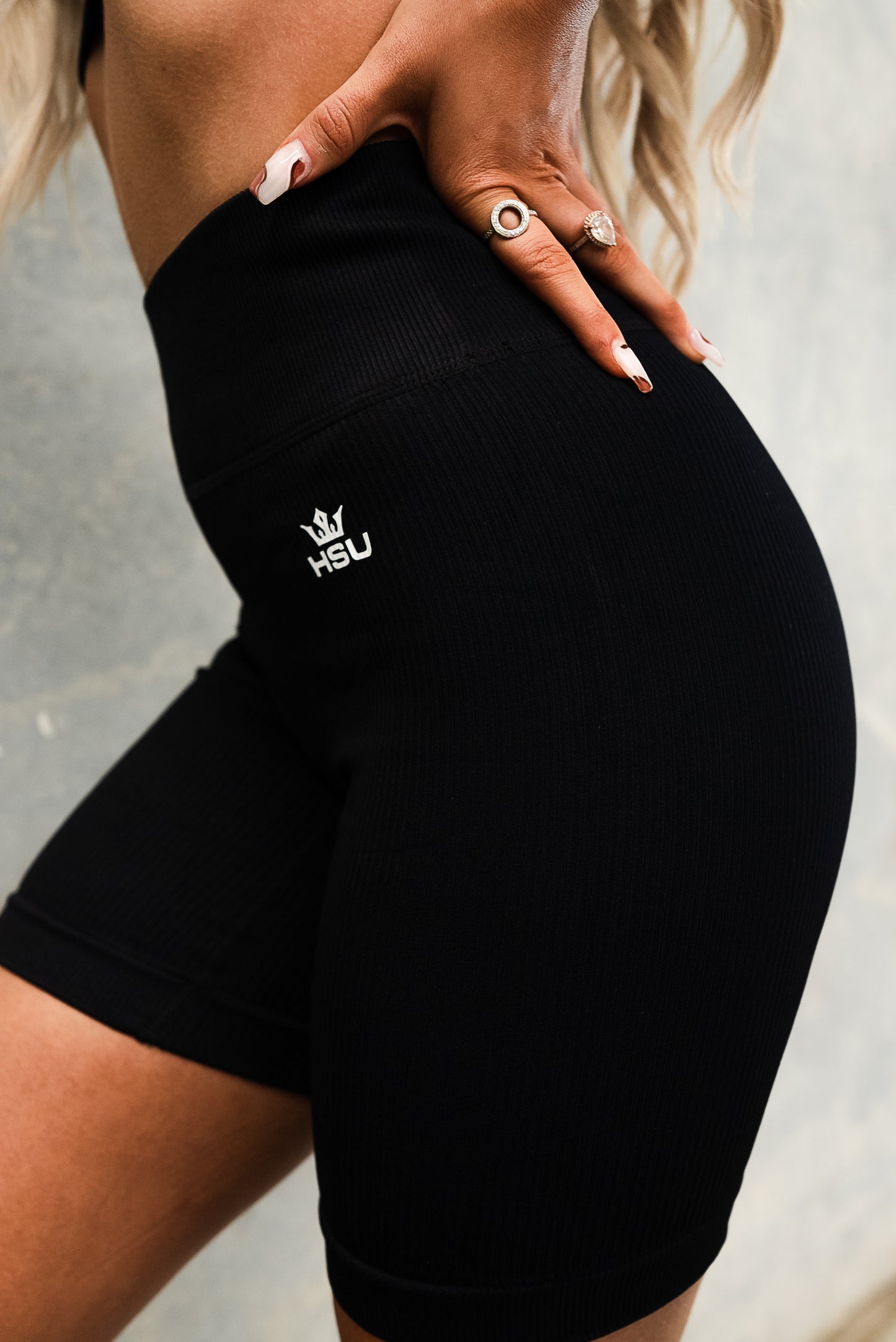 RIBBED SHORTS x BLACK