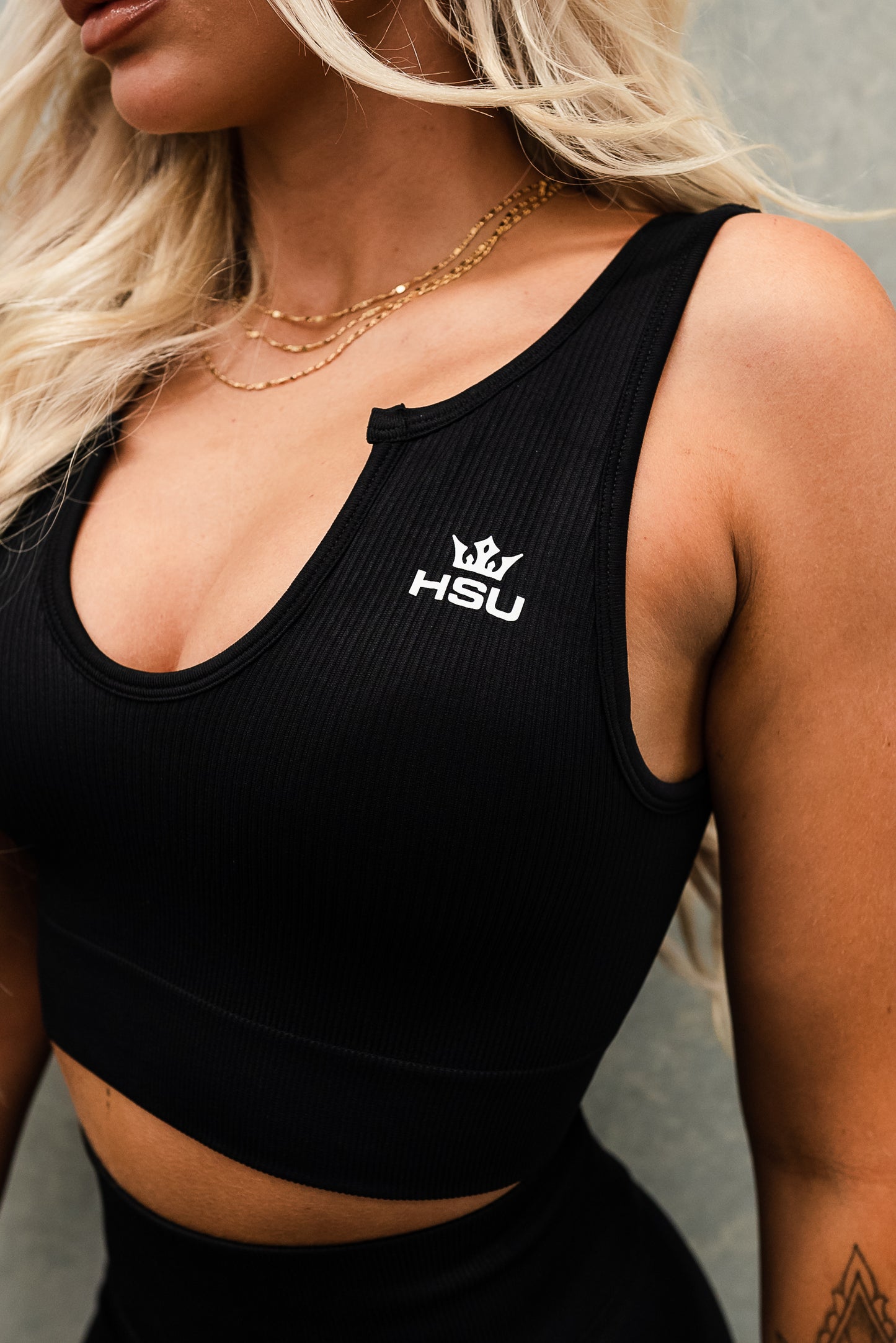 RIBBED CROP SS x BLACK