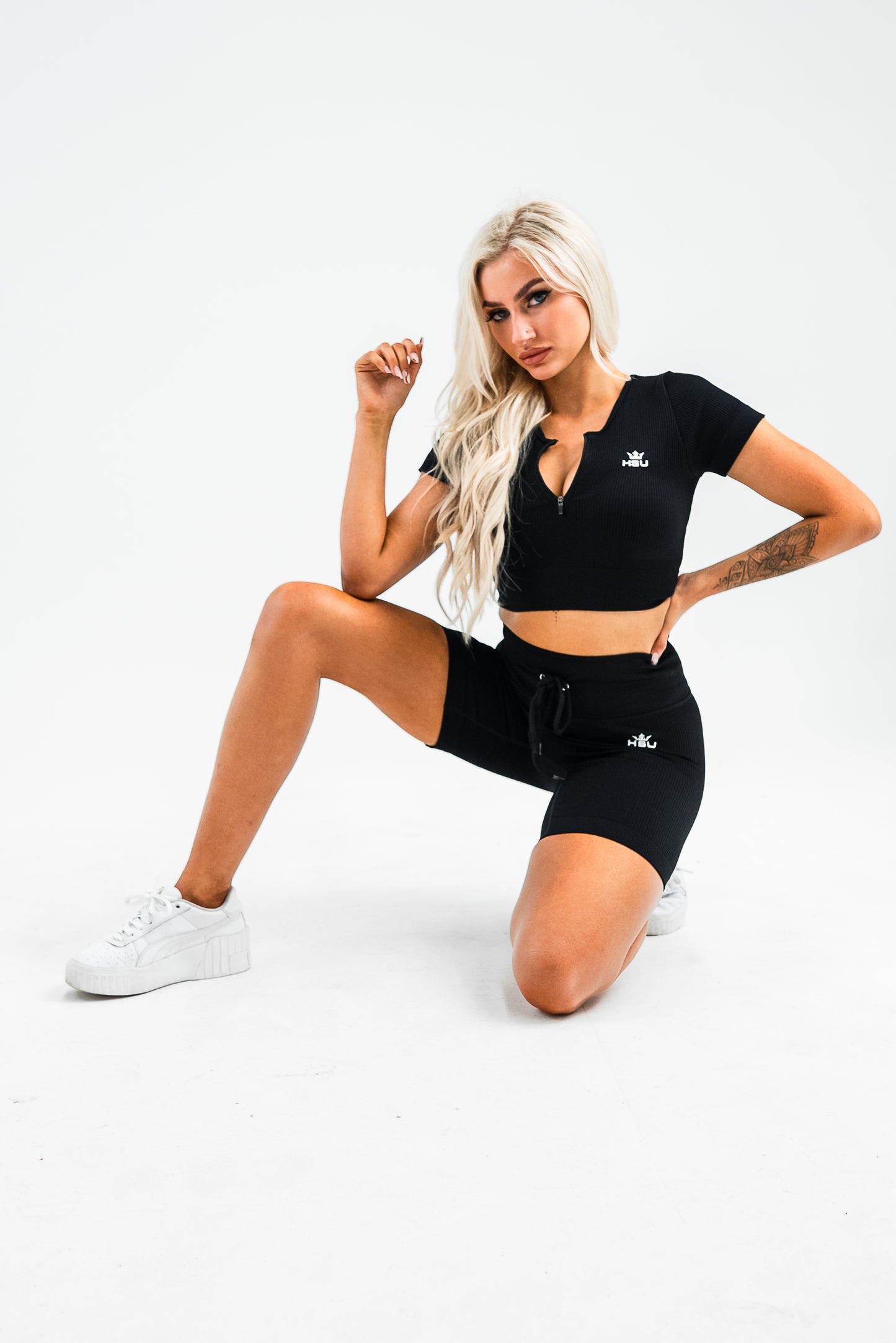 YING & YANG SHORTS - BLACK