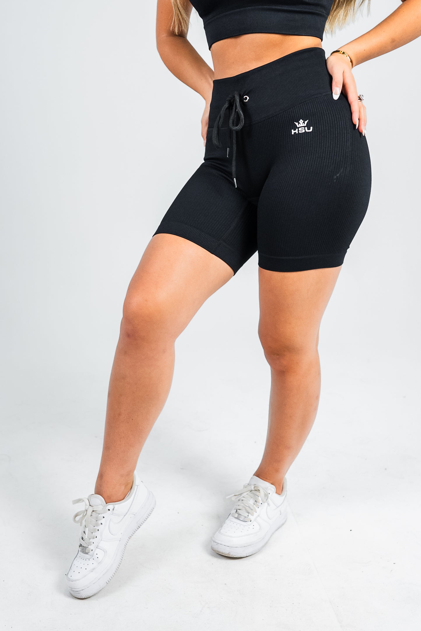 YING & YANG SHORTS - BLACK