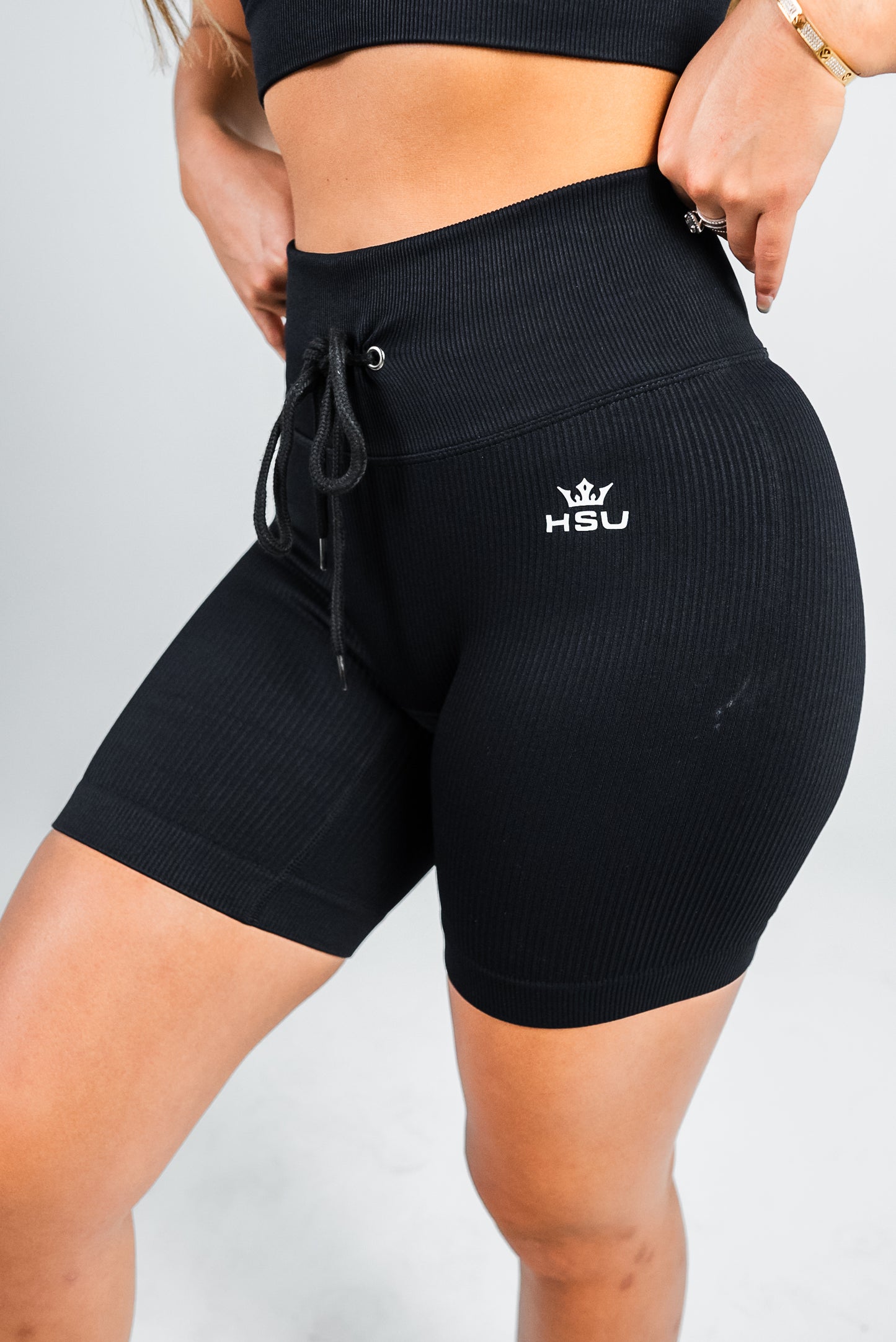 YING & YANG SHORTS - BLACK